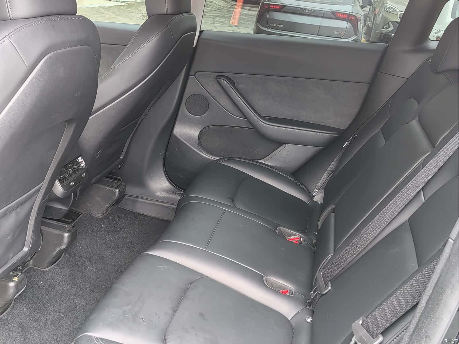 Tesla Model Y, 2024 8