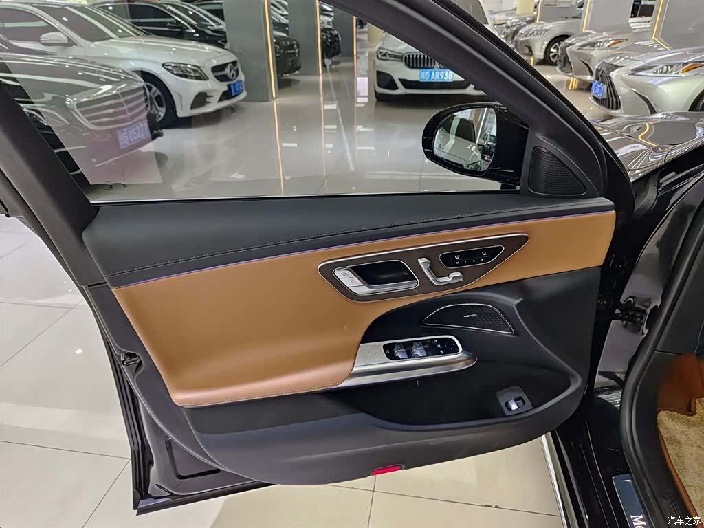 Mercedes-Benz E-Class, 2024 6