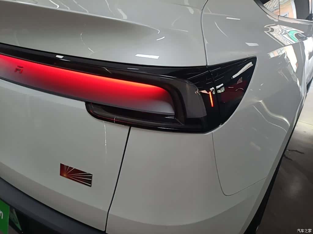 Tesla Model Y, 2025 8
