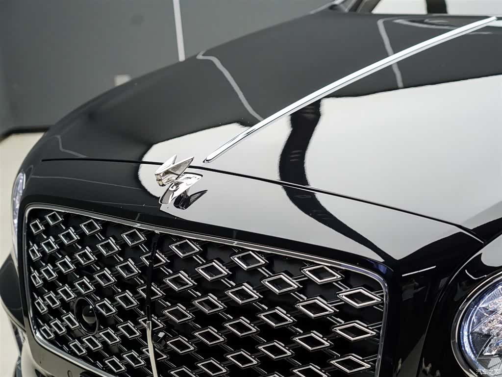 Bentley Flying Spur, 2026 4