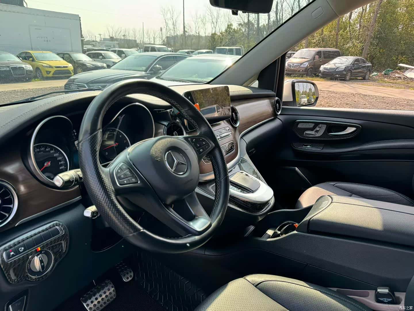Mercedes-Benz V-Class, 2022 8