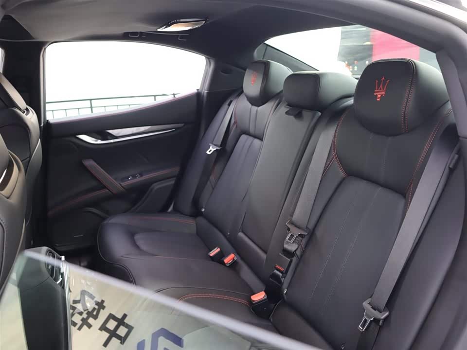 Maserati Ghibli Maserati Ghibli