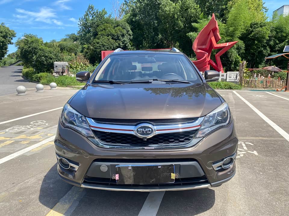 BYD S7