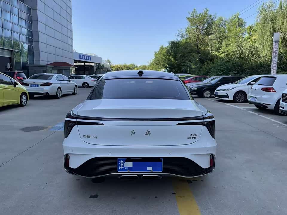 Hongqi H6