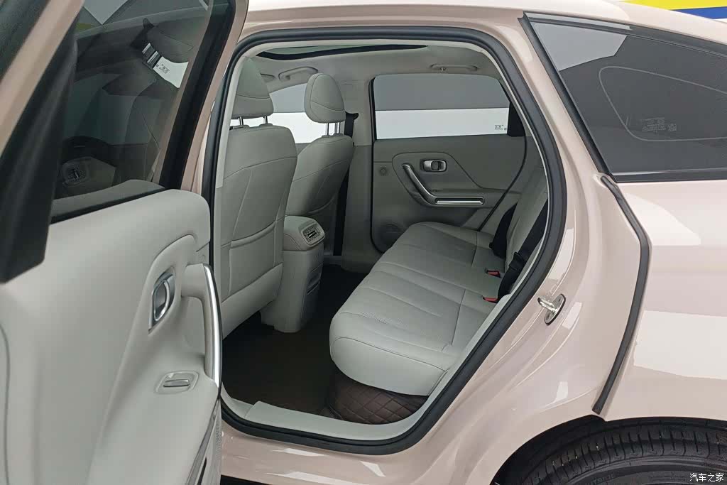 Leapmotor B01, 2025 11