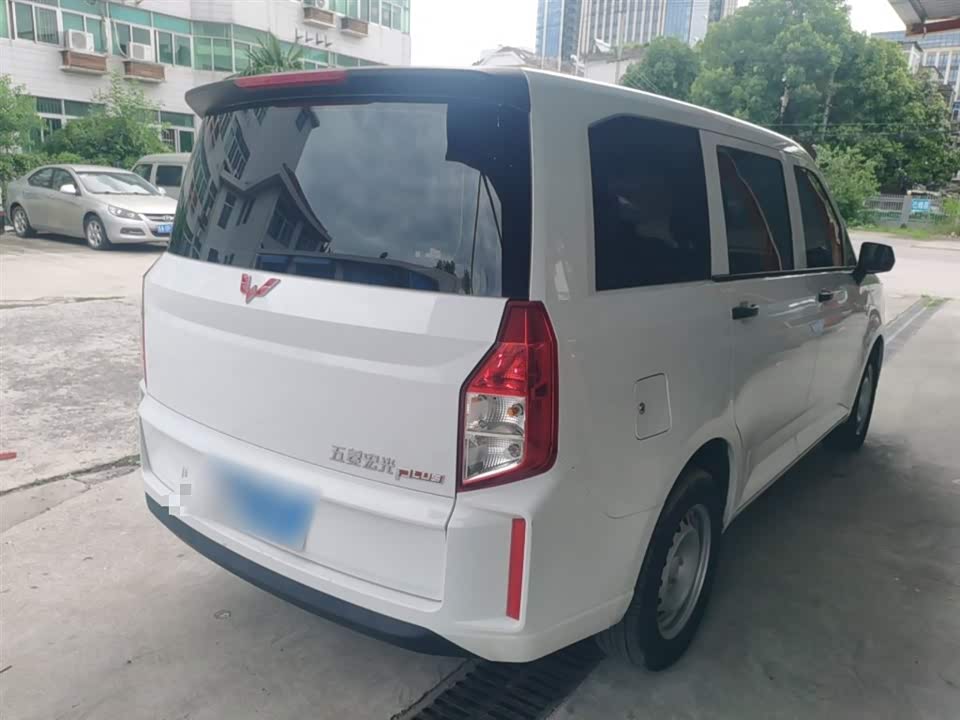 Wuling Wuling Hongguang PLUS