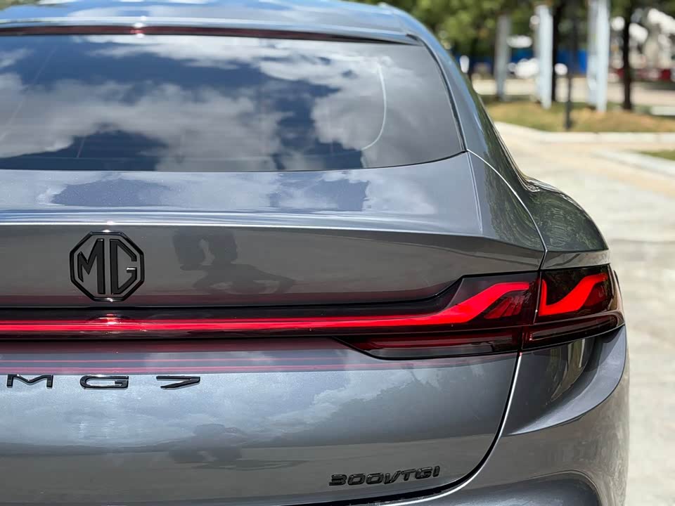 MG MG7