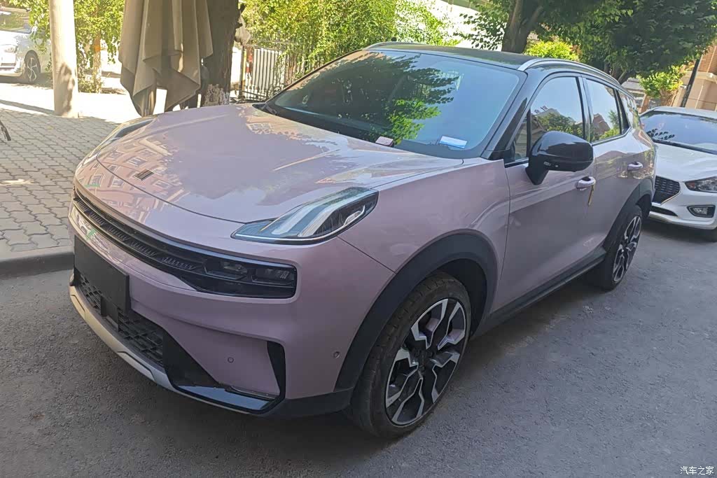 Lynk & Co 02