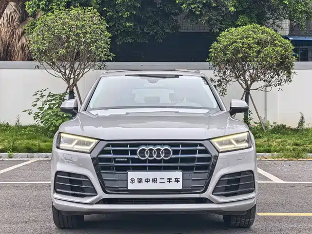Audi Q5L 2018 — купить из Китая под заказ