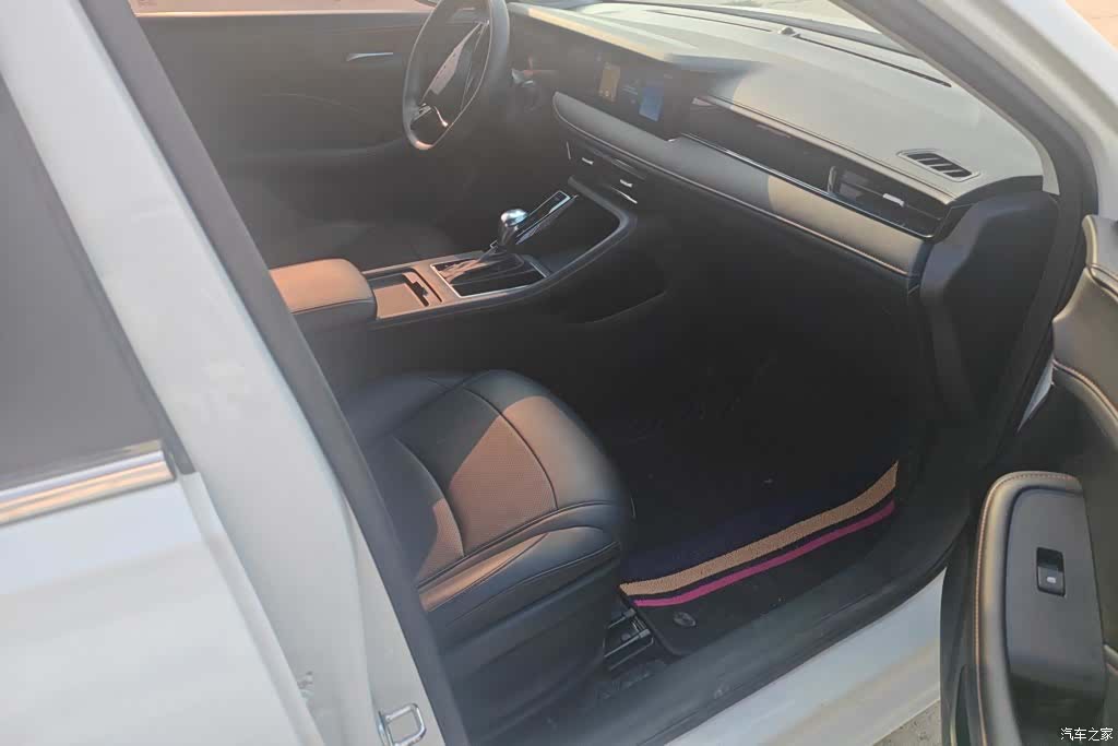 Roewe i5, 2024 8