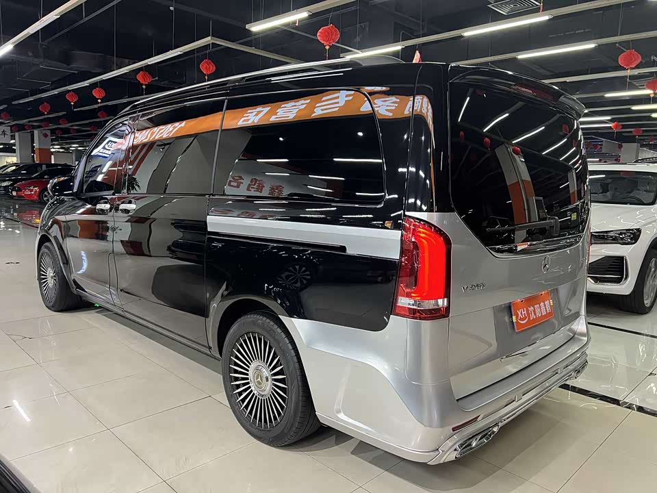 Mercedes-Benz V-class