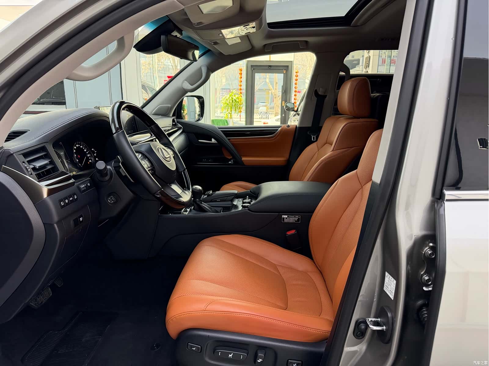 Lexus LX, 2019 4