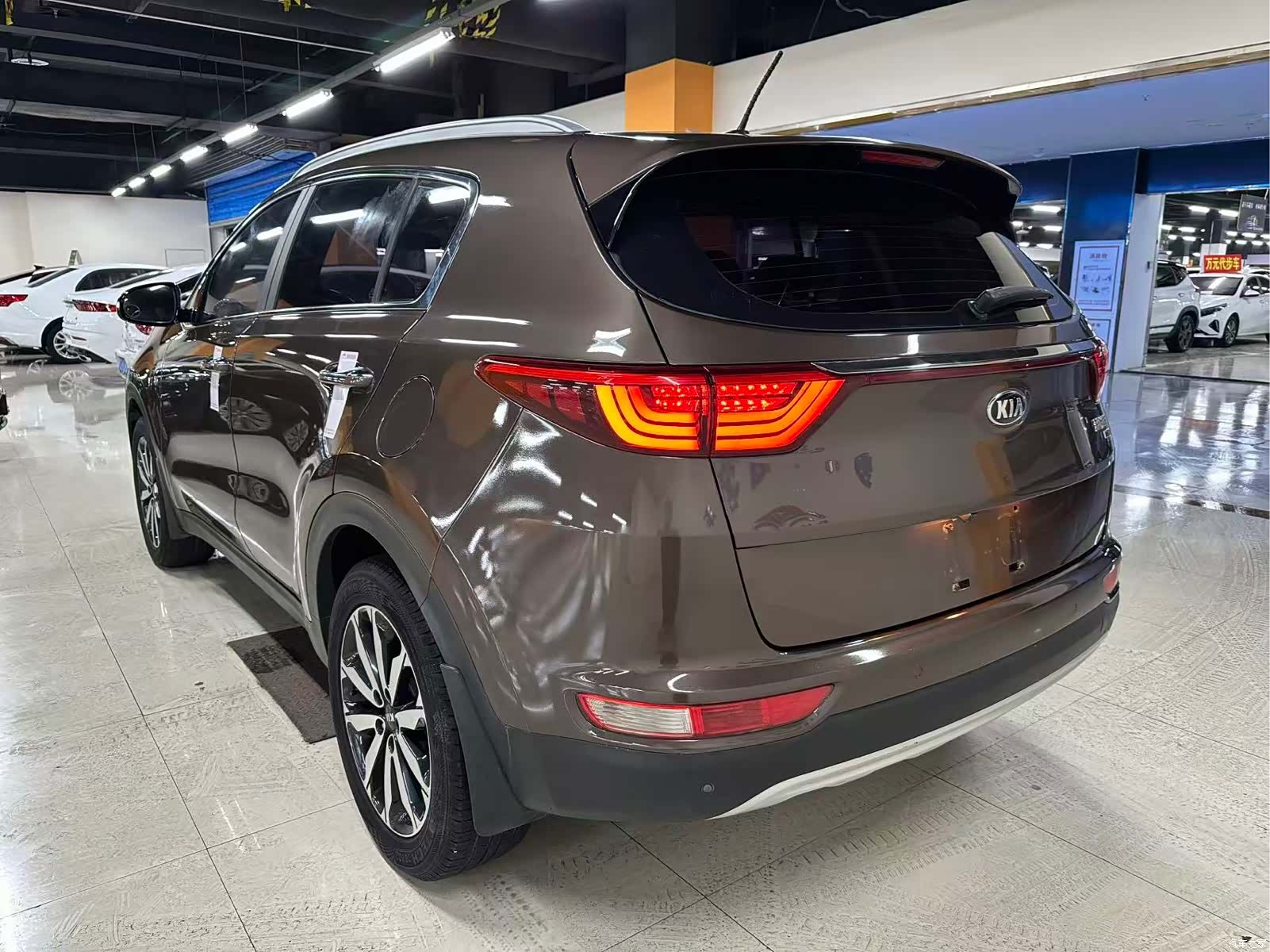 Kia KX5, 2016 9
