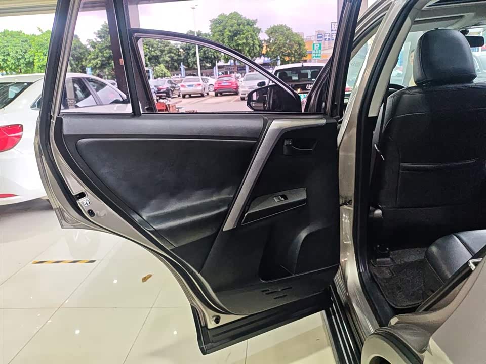 Toyota RAV4 Rongfang