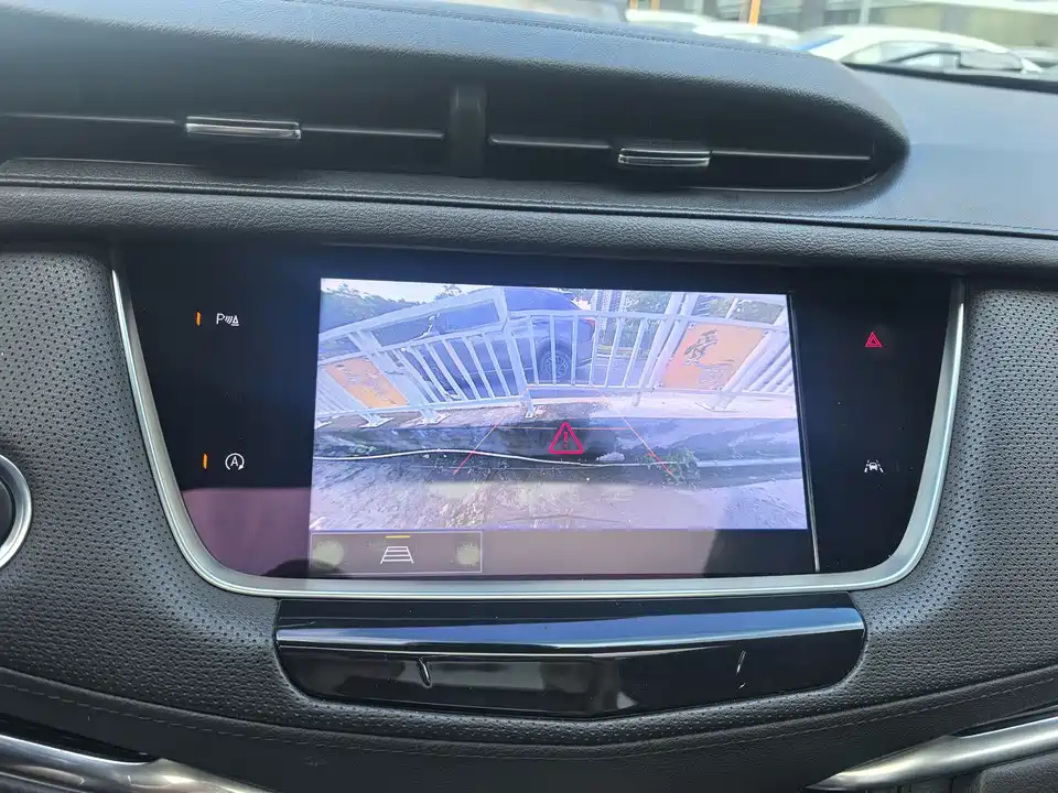 Cadillac XT6