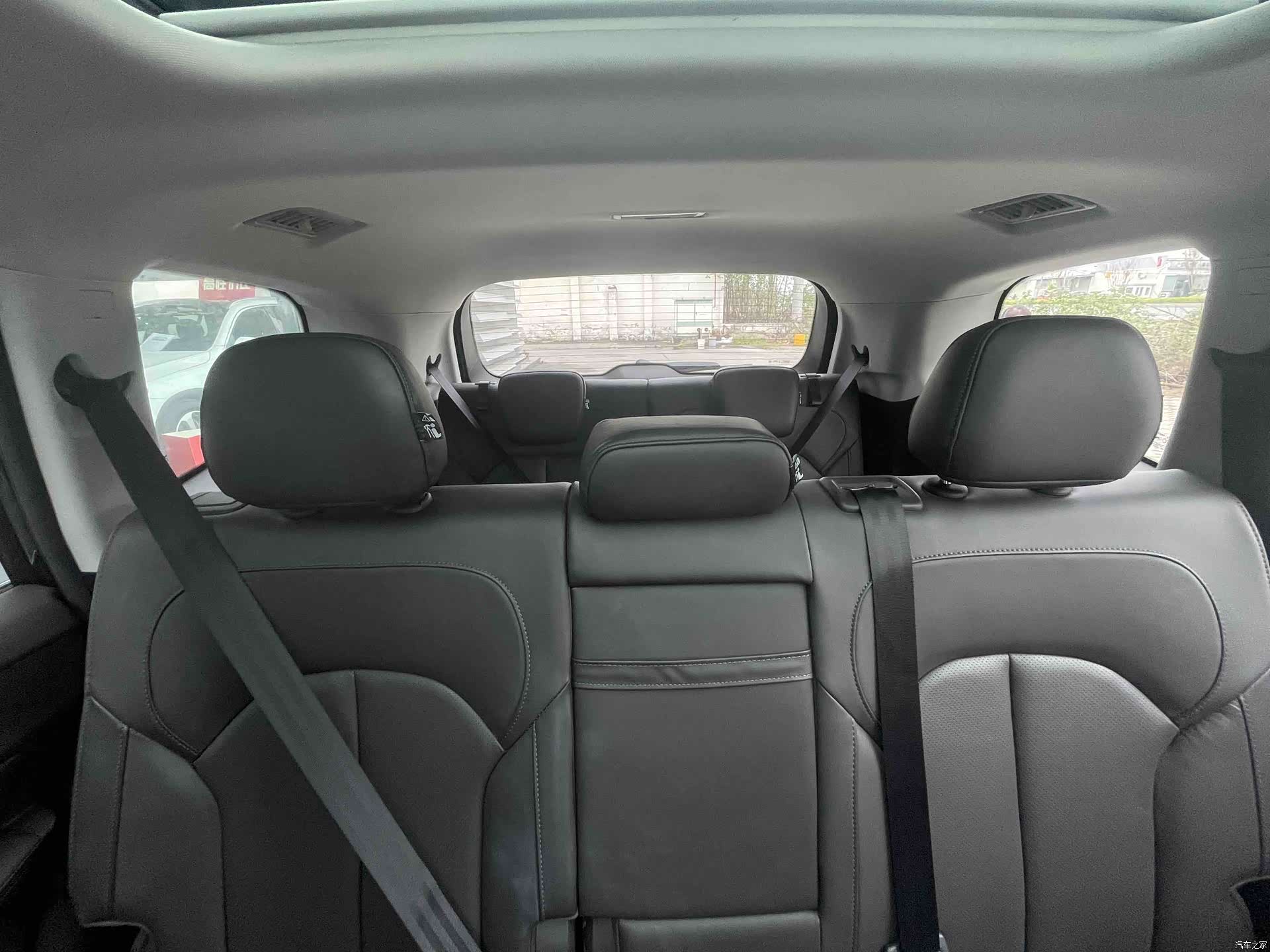 Roewe RX8, 2019 24