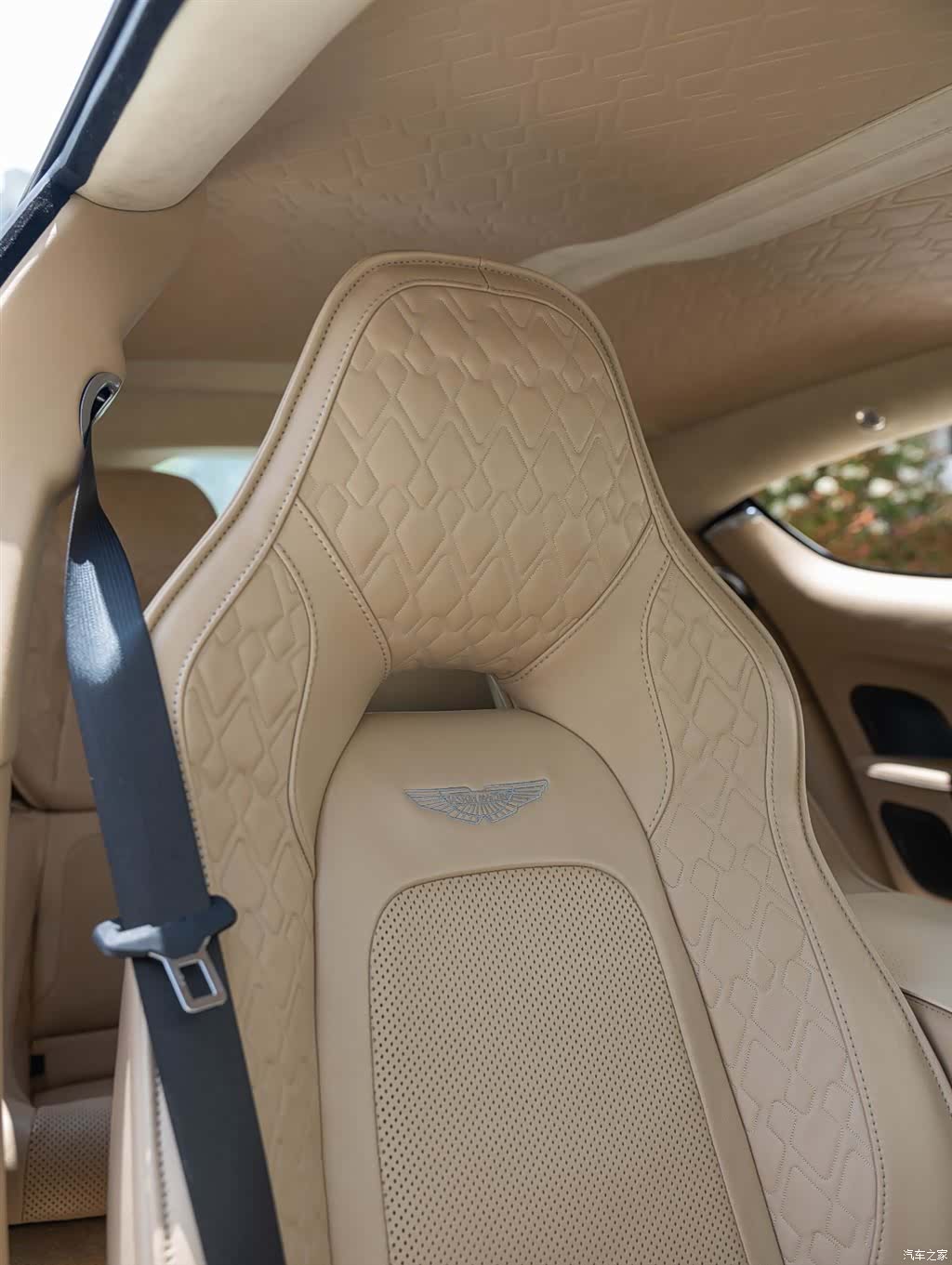 Aston Martin Rapide, 2019 18