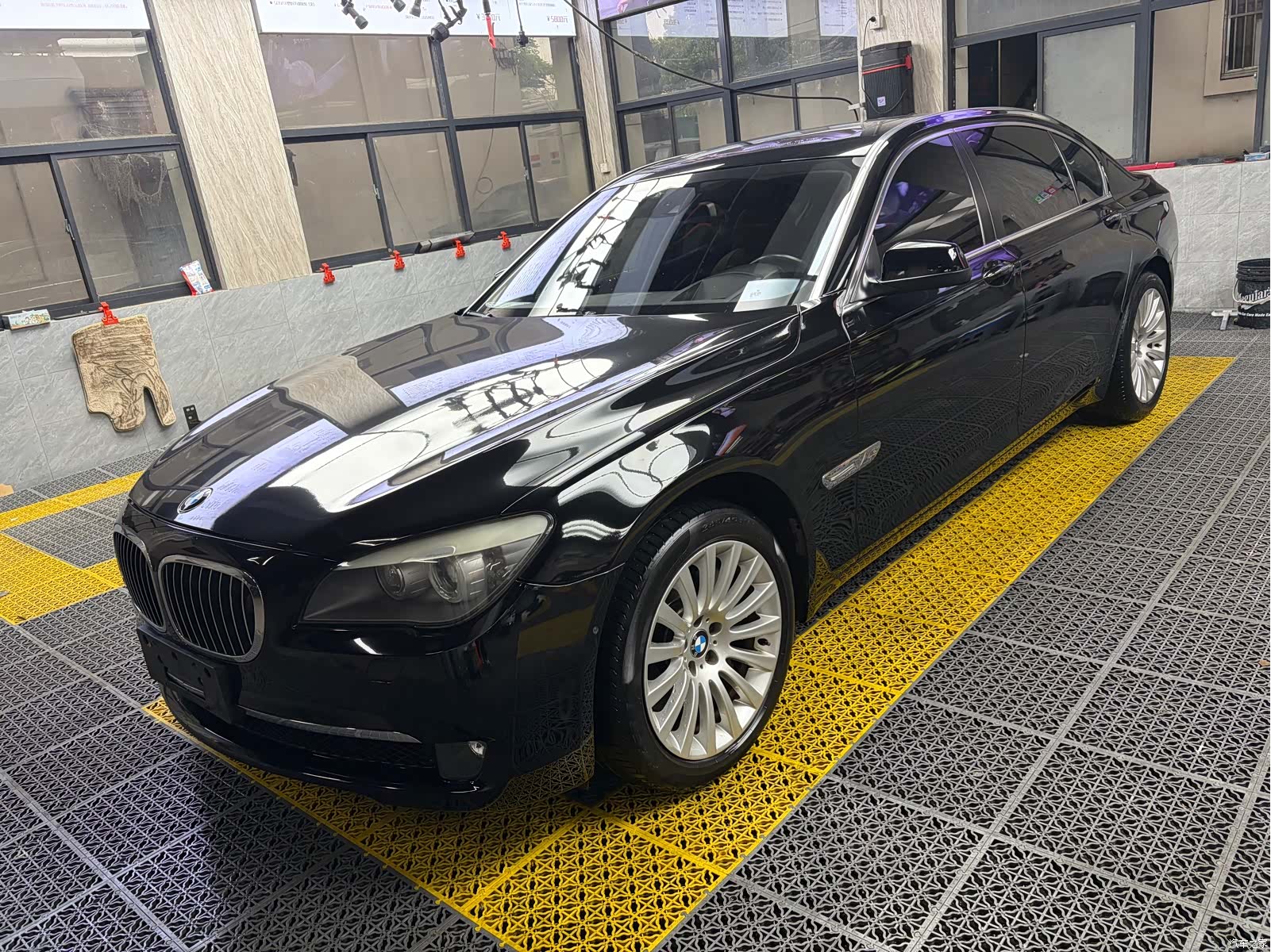 BMW 7 Series, 2011 1