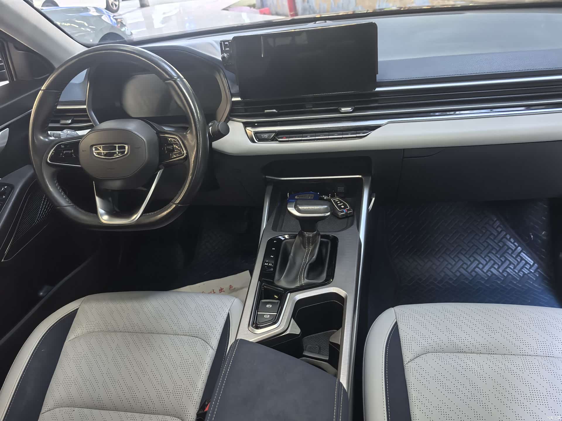Geely Emgrand, 2023 13