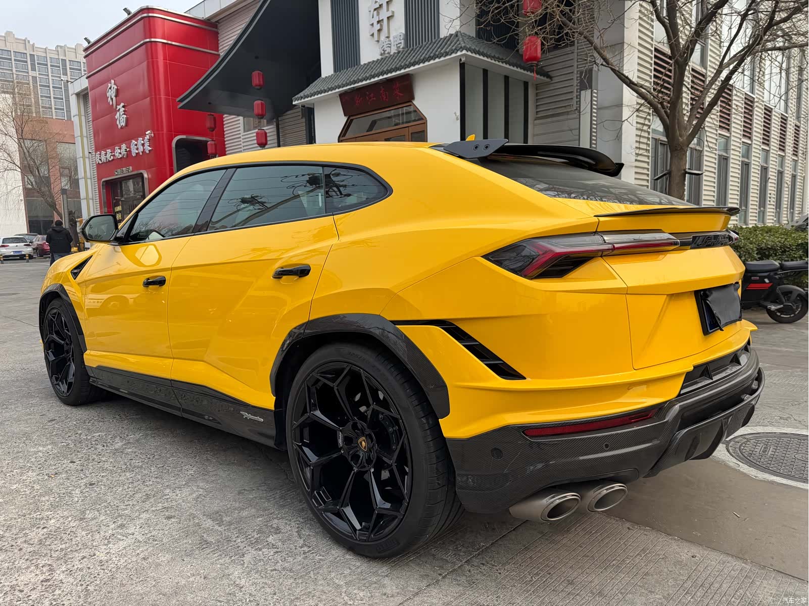 Lamborghini Urus, 2023 7