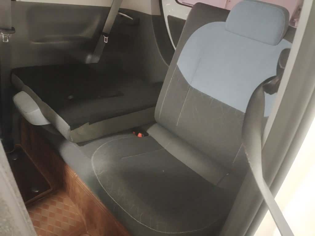 Geely Panda, 2025 17