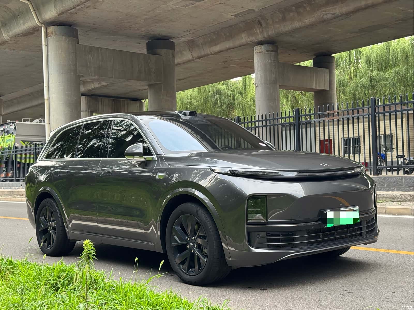 Li Auto L8, 2023 3