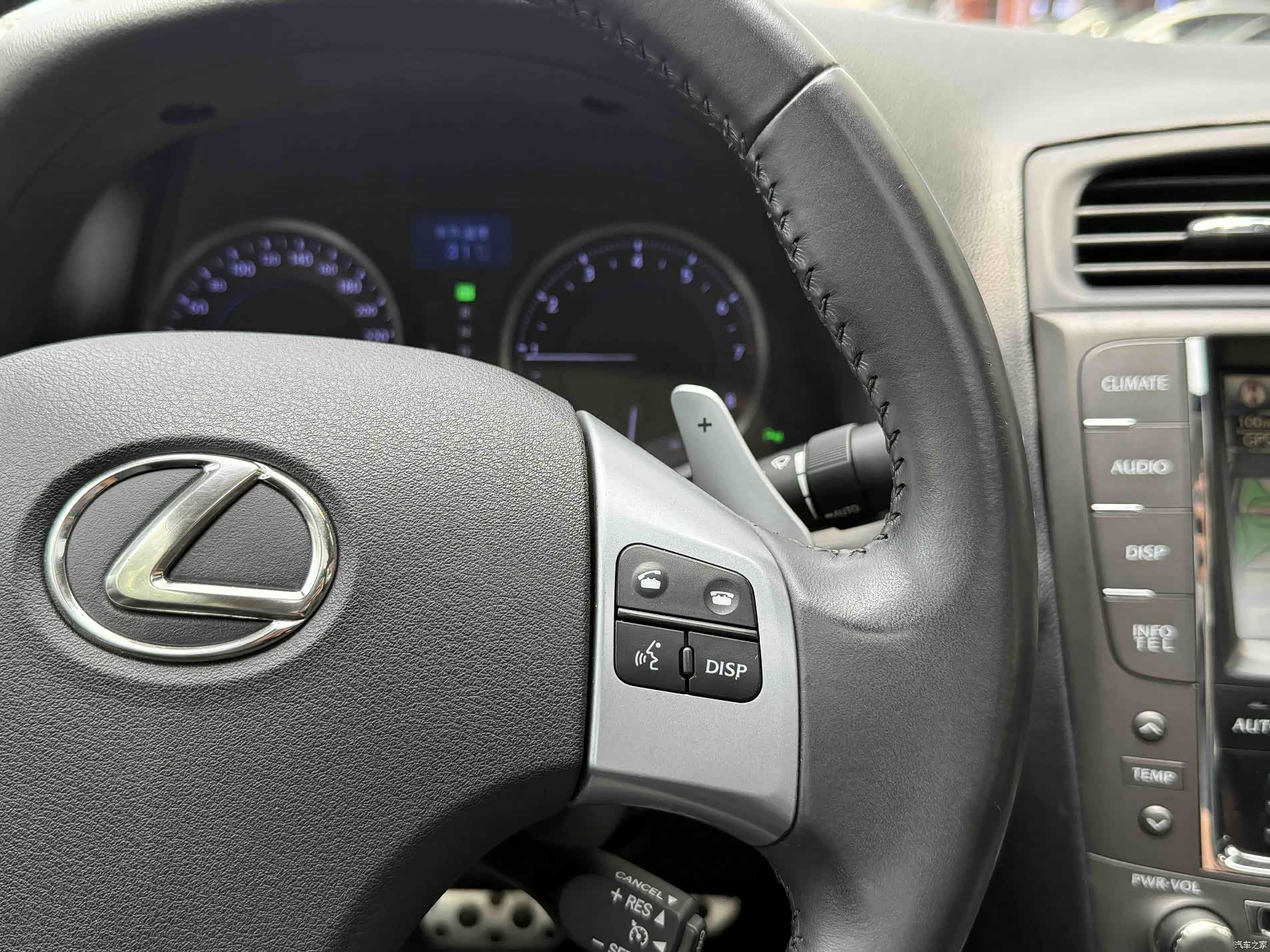 Lexus IS, 2010 26