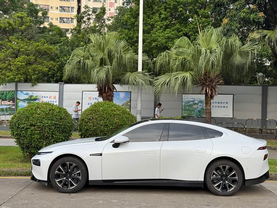 XPENG P7