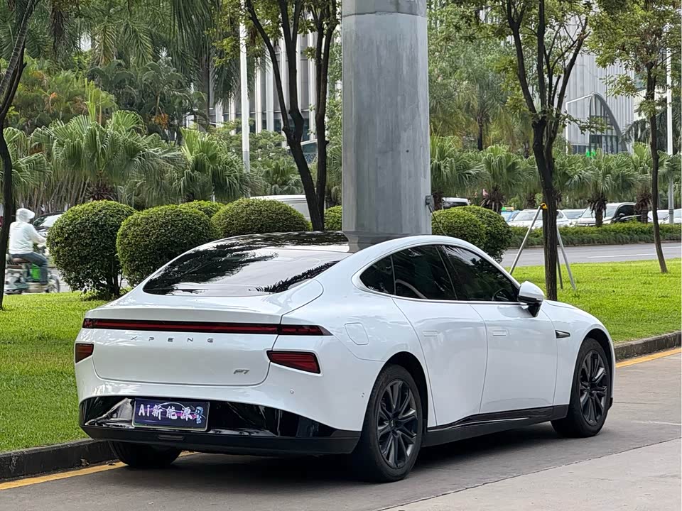 XPENG P7