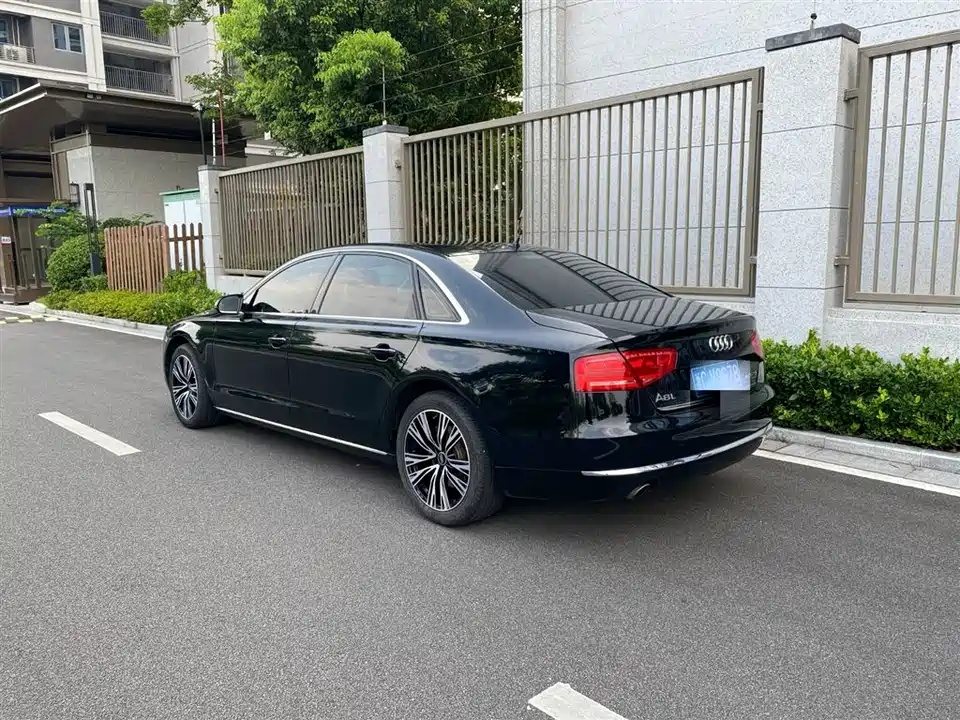 Audi A8