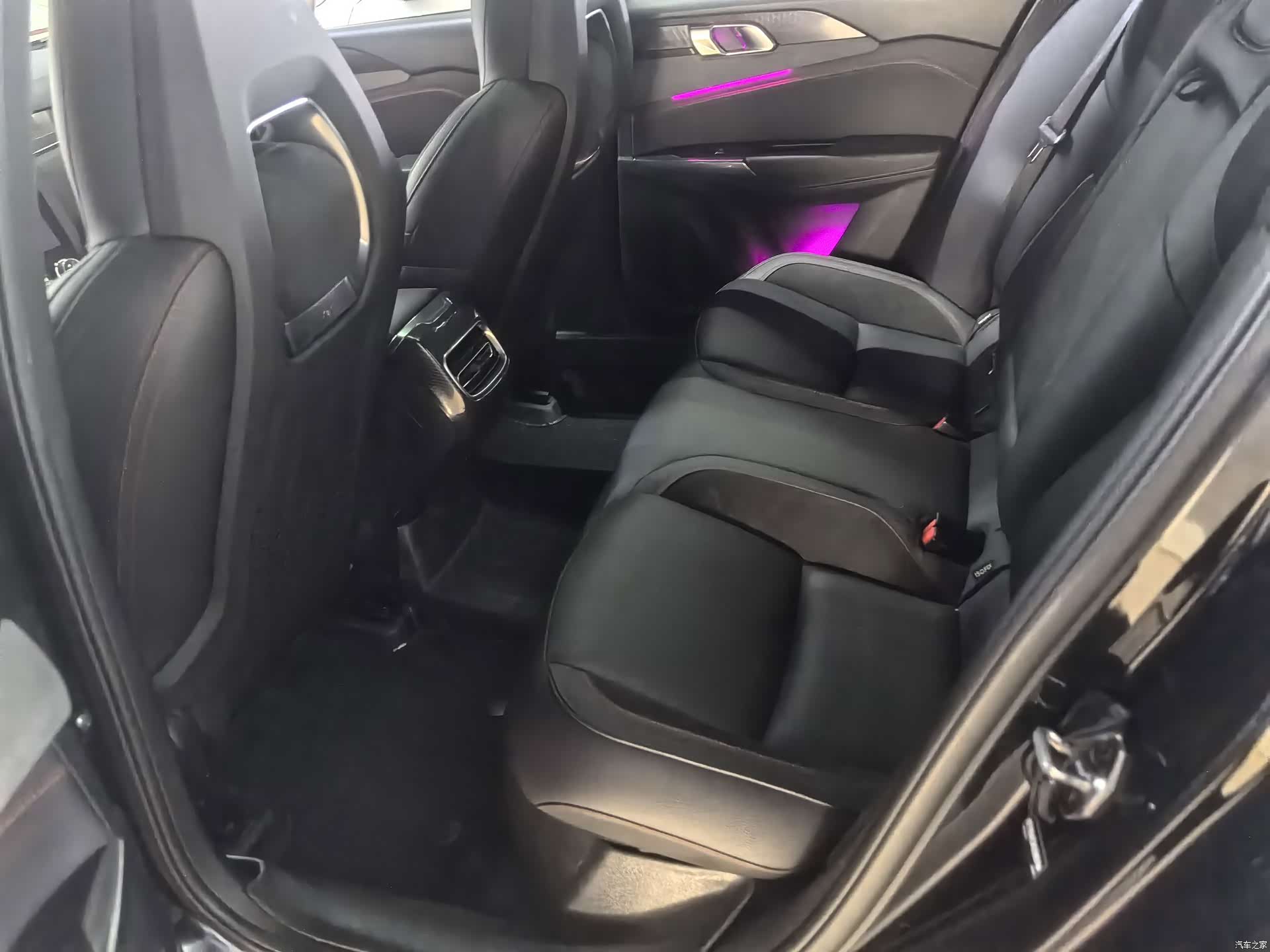 Lynk & Co 01, 2019 все фото