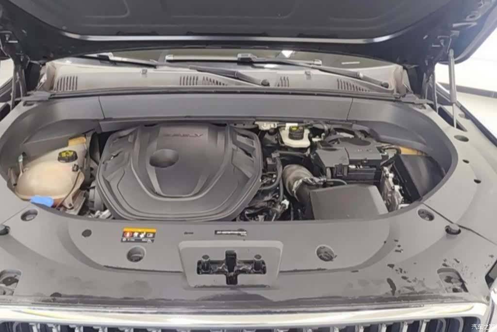 Geely Xingyue L, 2023 10