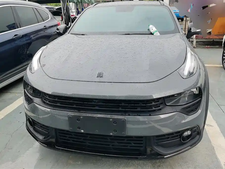 Lynk & Co 02