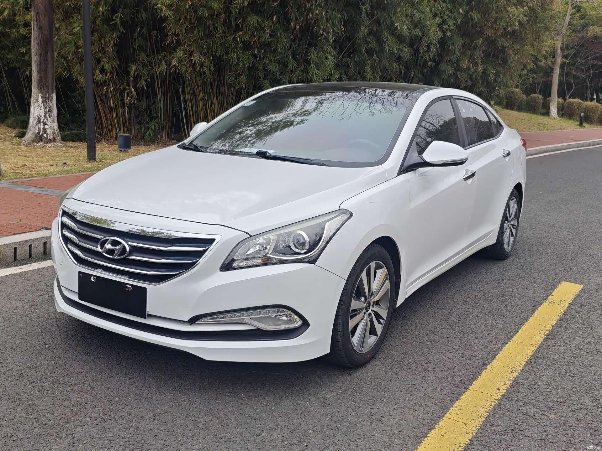 Hyundai DLX, 2015 1