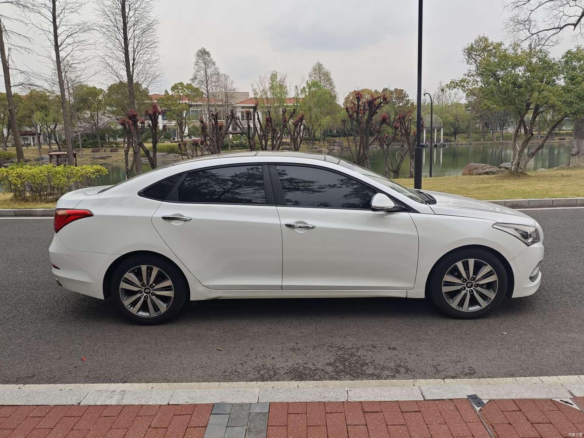 Hyundai DLX, 2015 7