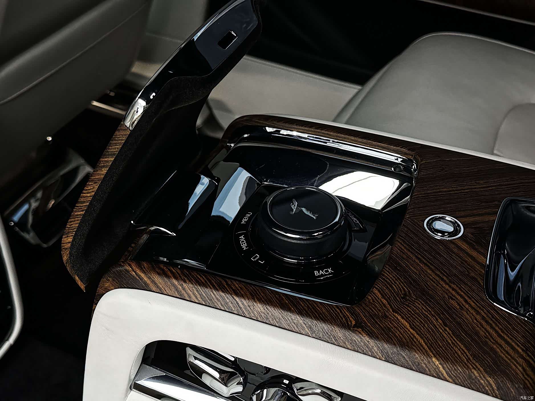 Rolls-Royce Cullinan, 2019 25