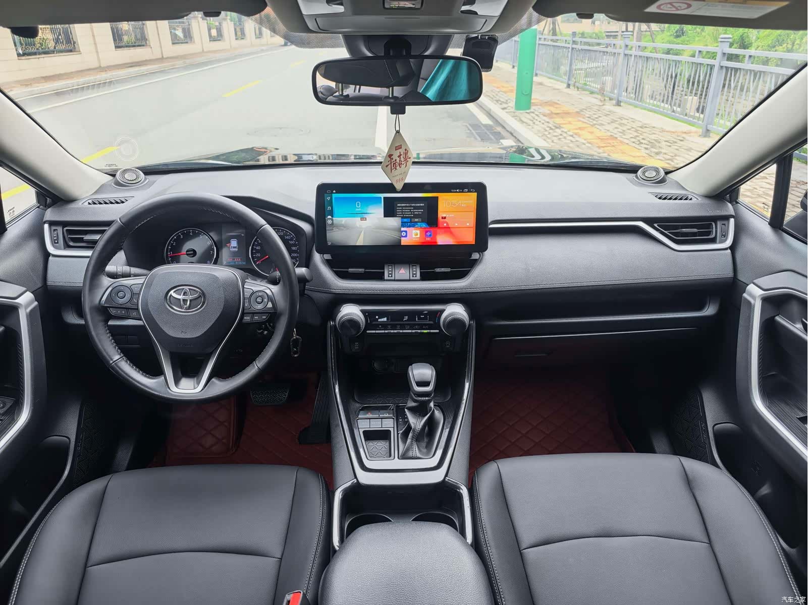 Toyota RAV4, 2021 все фото