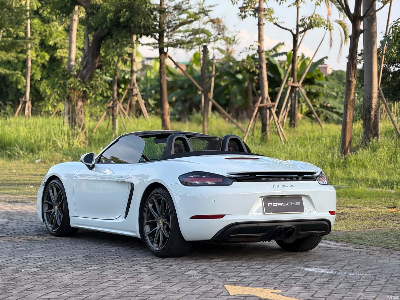 Porsche Boxster, 2018 9