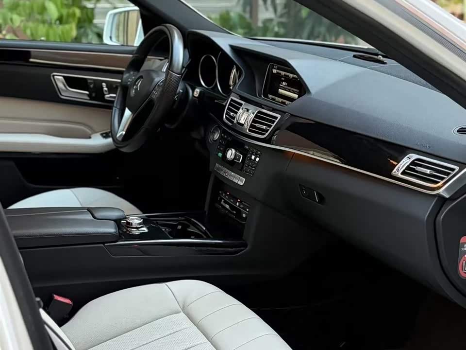 Mercedes-Benz E-class Mercedes-Benz E-class