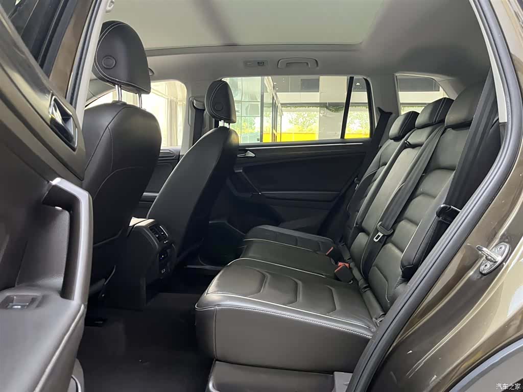 Volkswagen Tiguan L, 2017 16