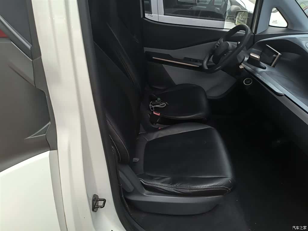 Wuling E200, 2019 25
