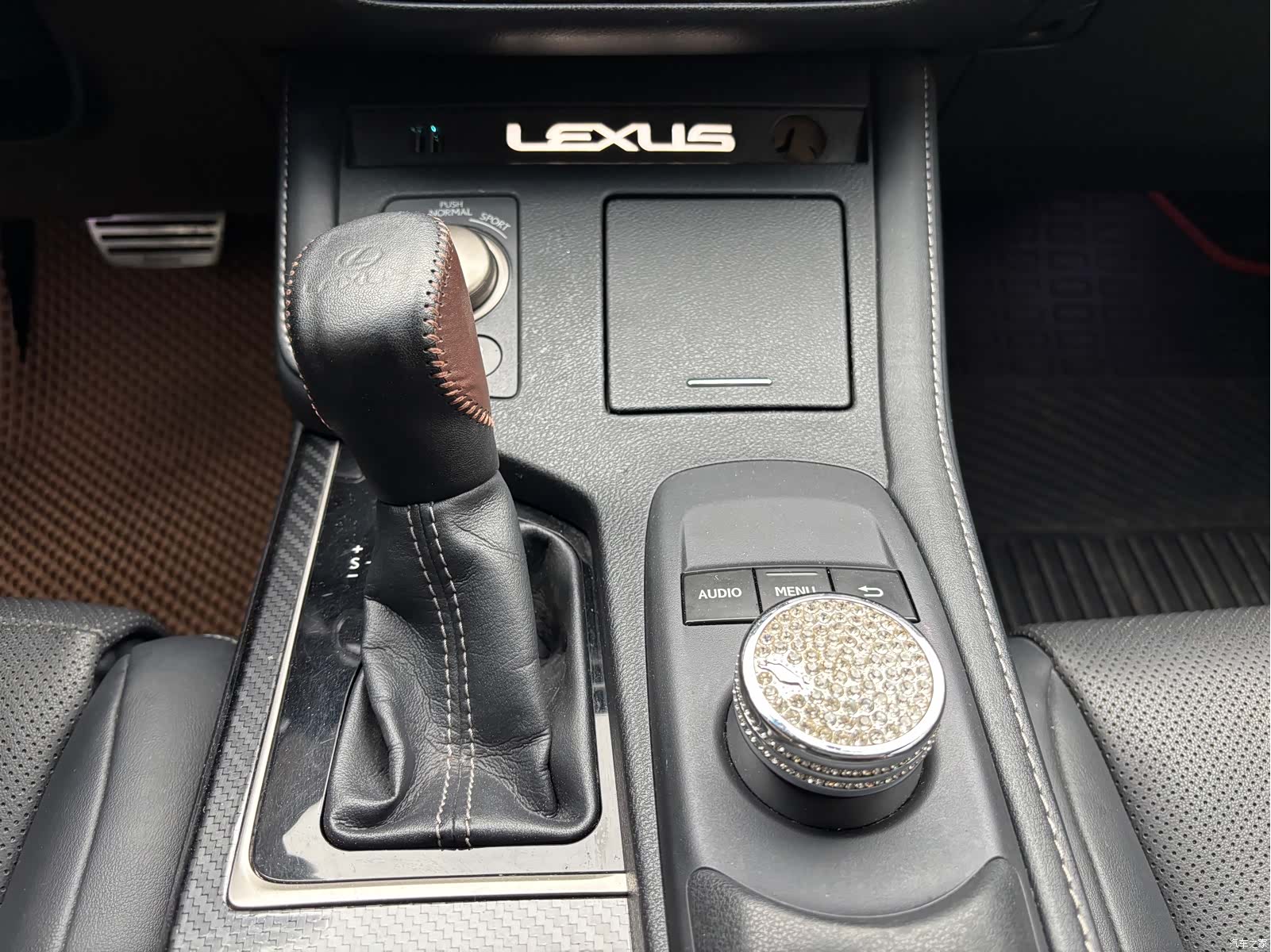 Lexus ES, 2016 11
