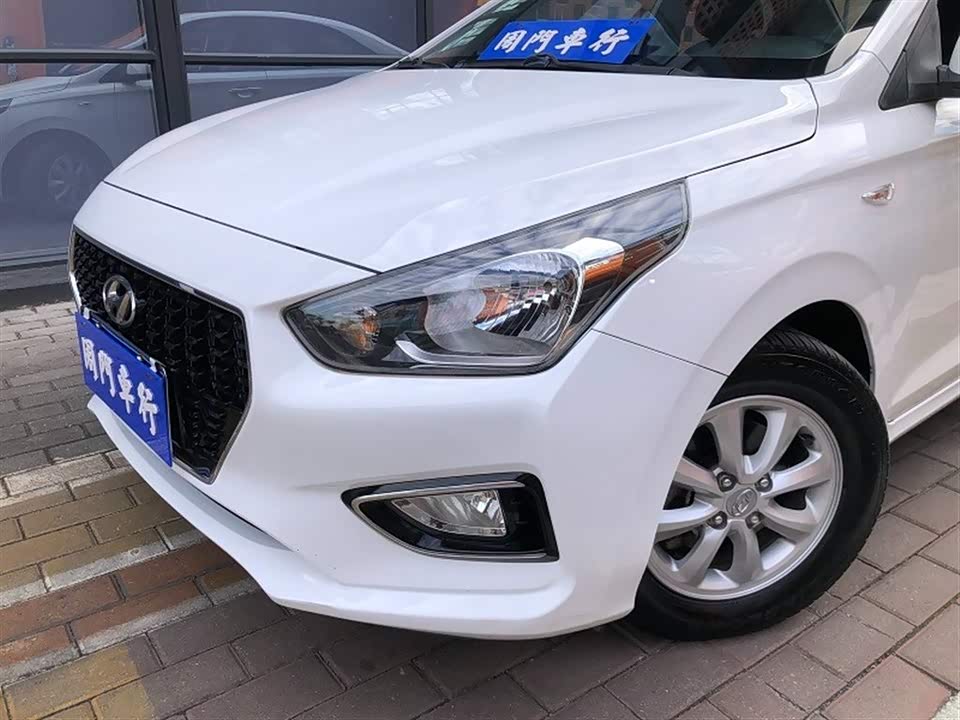 Hyundai Rena