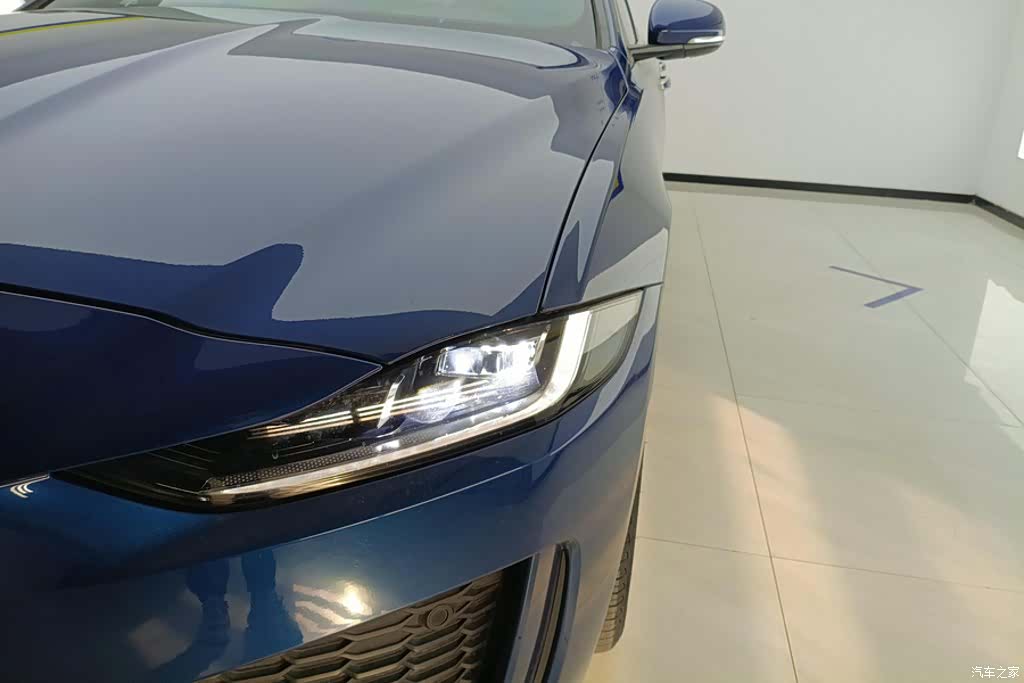 Land Rover XEL, 2022 все фото