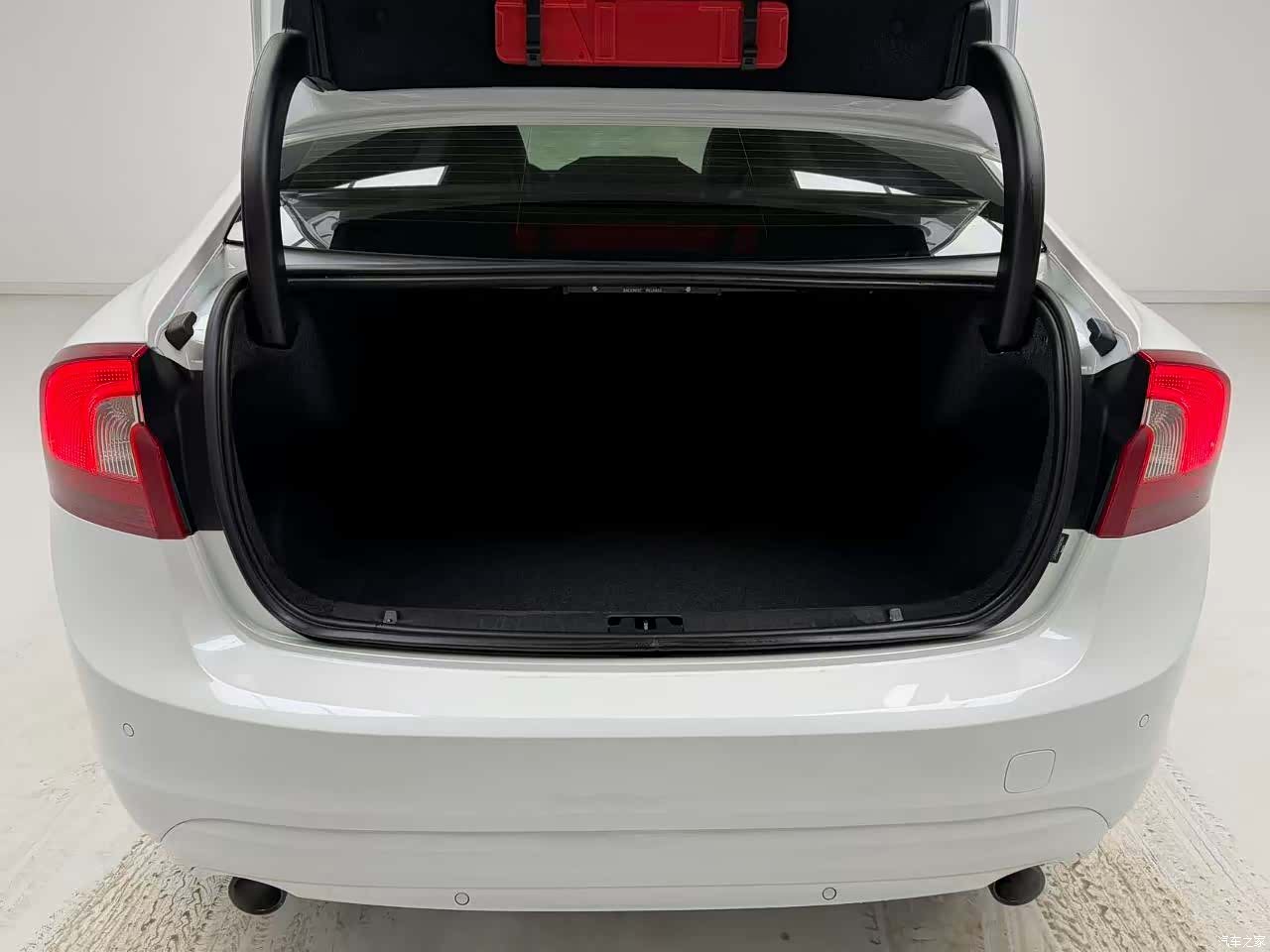 Volvo S60, 2019 10