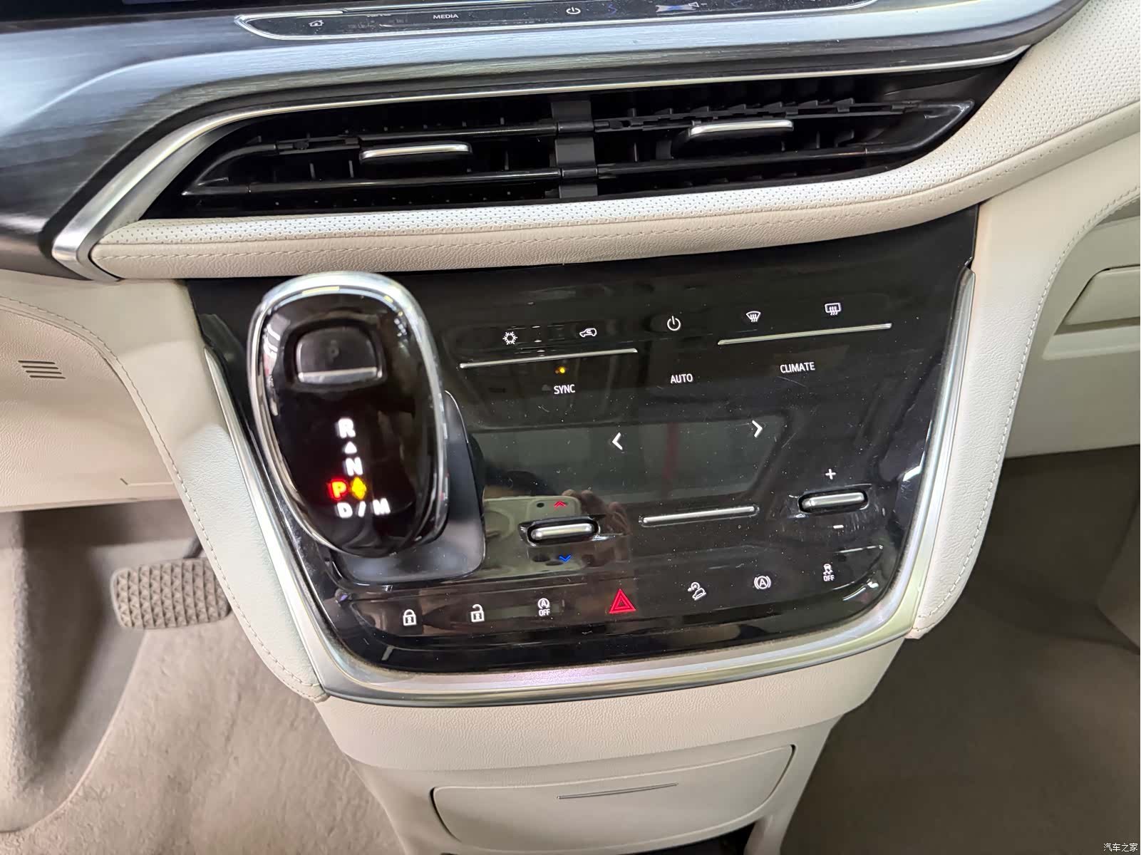 Buick GL8, 2022 12