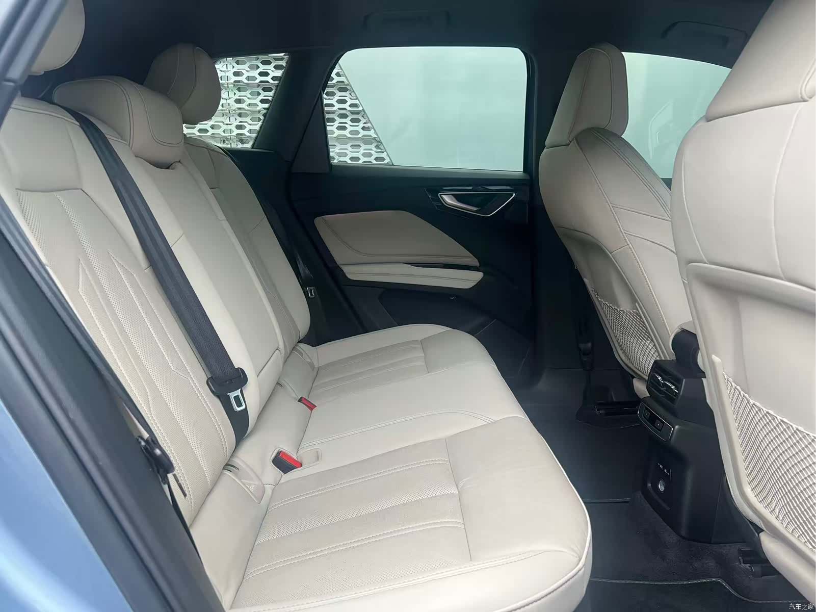 Audi Q4 e-tron, 2023 10