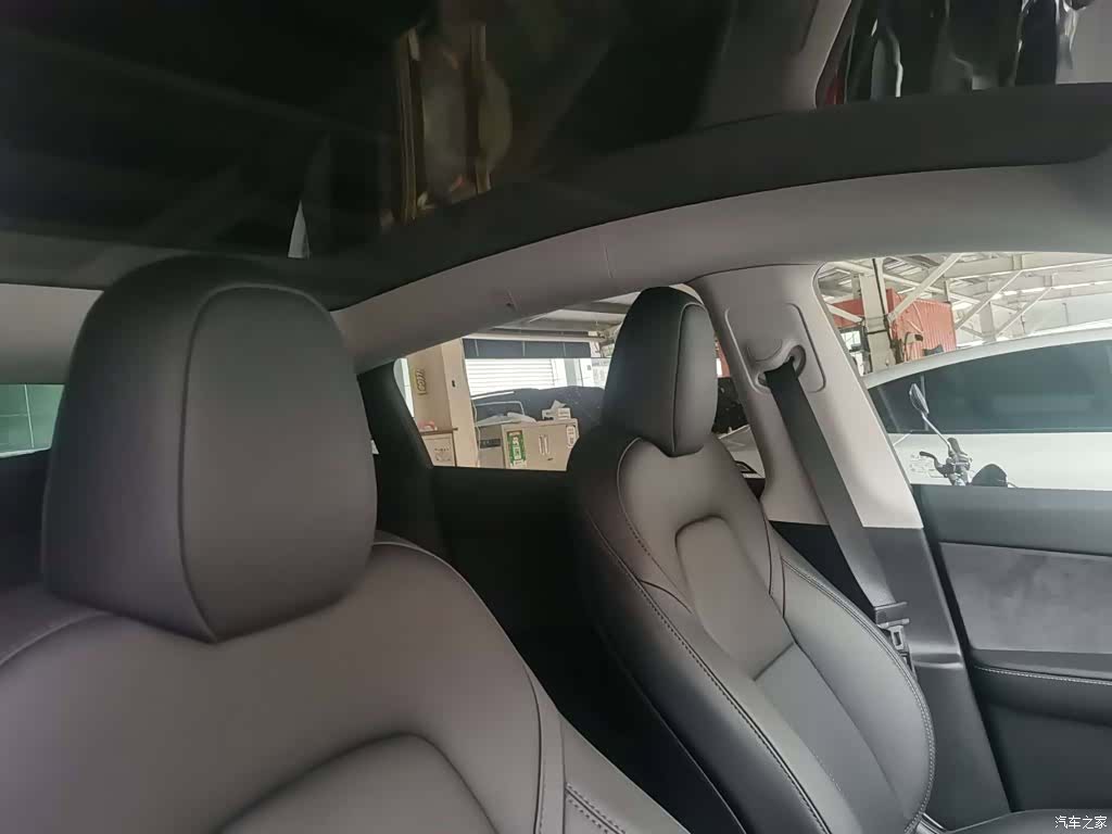 Tesla Model Y, 2024 6