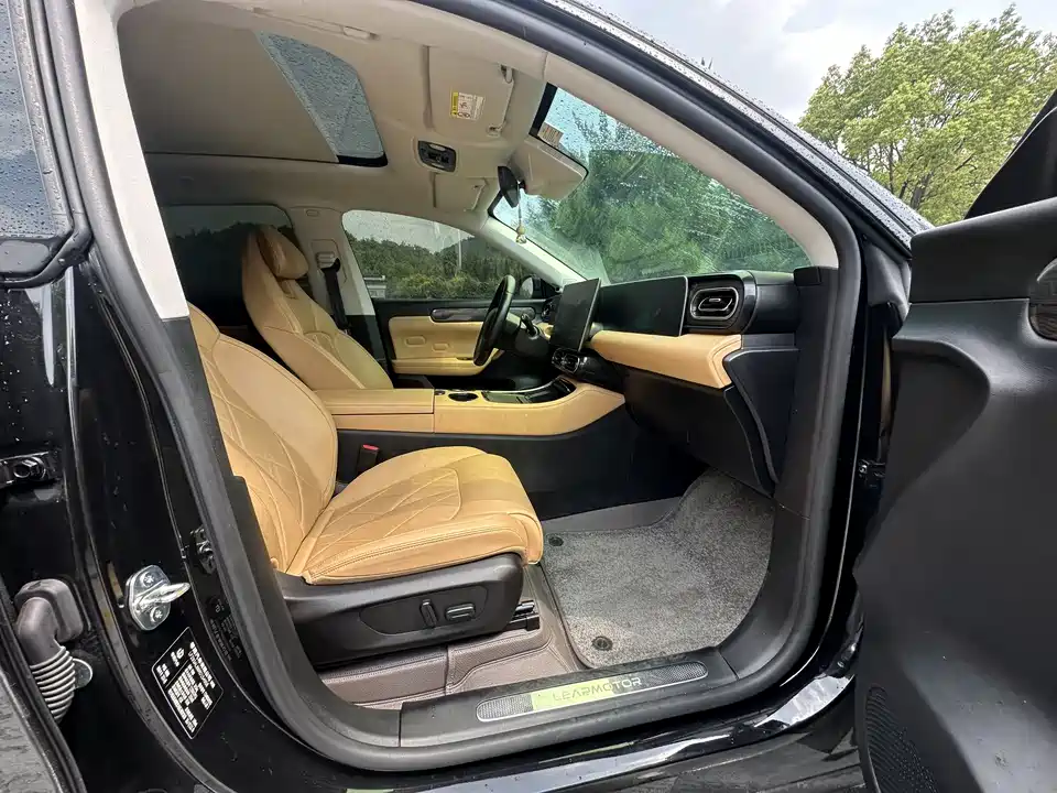 Leapmotor C11