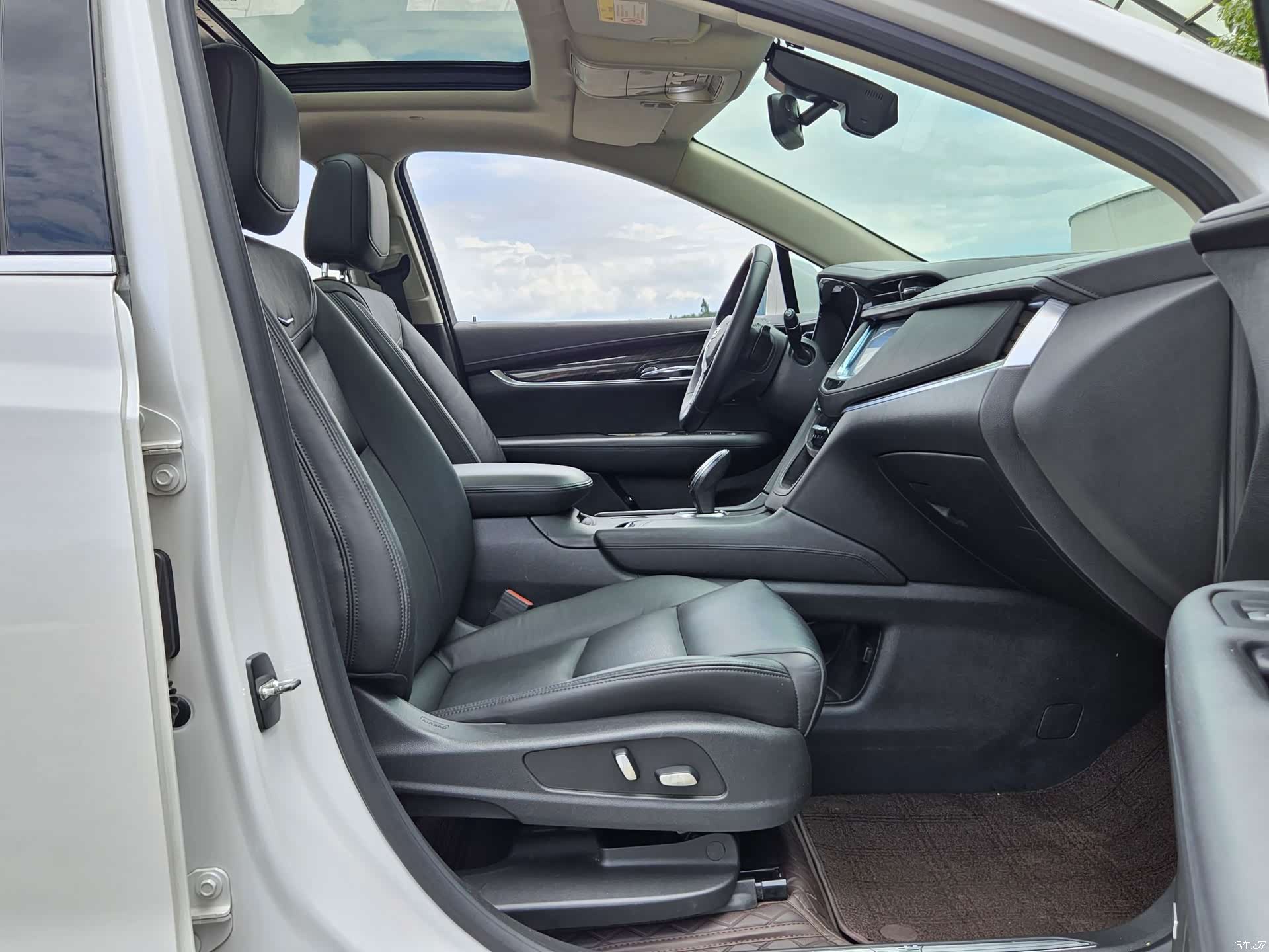 Cadillac XT5, 2016 4